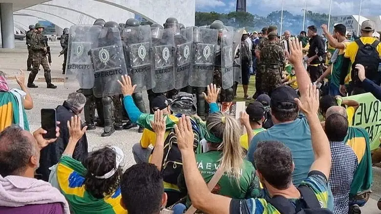 No Ceu Da Patria Nesse Instante (2023)