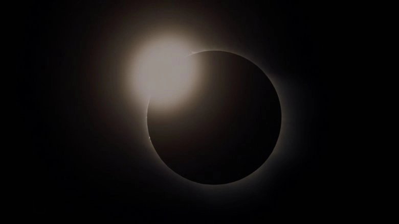 Total Eclipse Of The Heartland (2017)