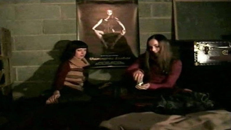 Peeping In A Girl's Dormitory (2000)