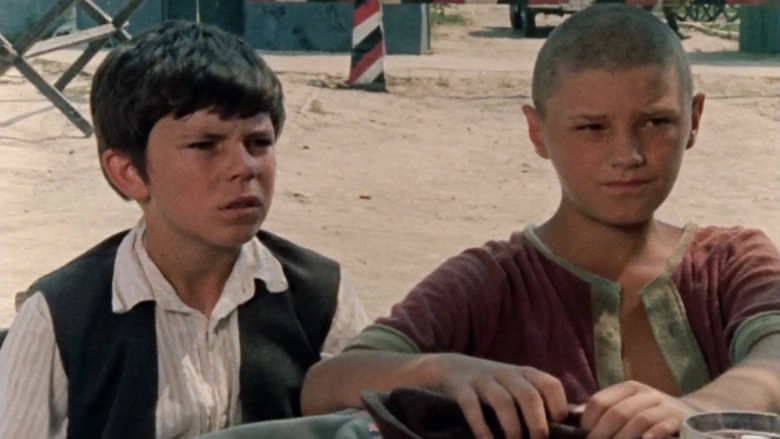 Salas U Malom Ritu (1976)