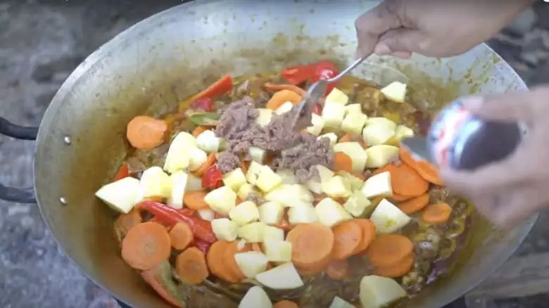 Food Roots (2023)