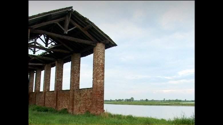 Case Sparse. Visioni Di Case Che Crollano (2002)