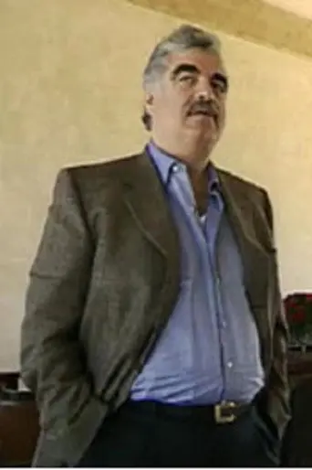 The Man with the Golden Soles (2000)